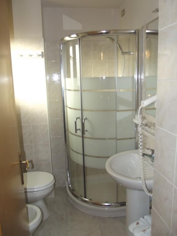 Hotel Piccadilly Montecatini Terme Bagian luar foto