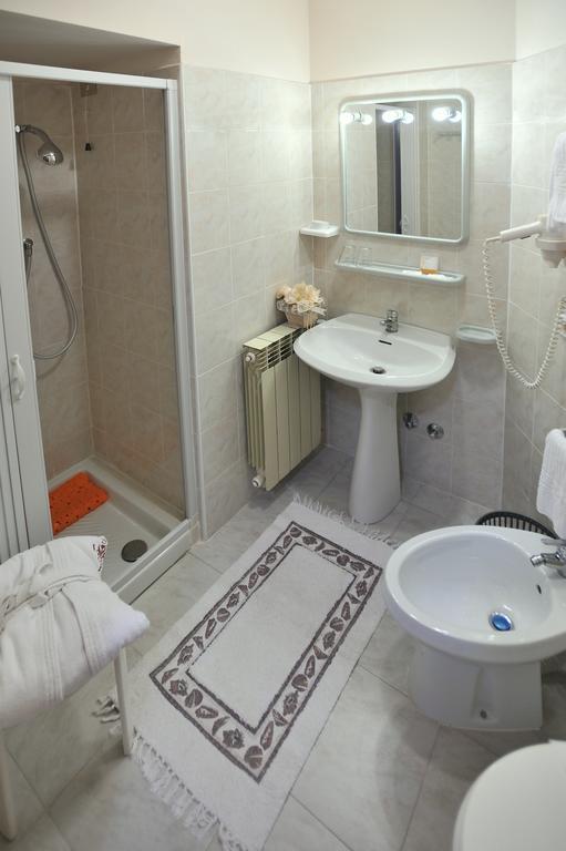 Hotel Piccadilly Montecatini Terme Bagian luar foto